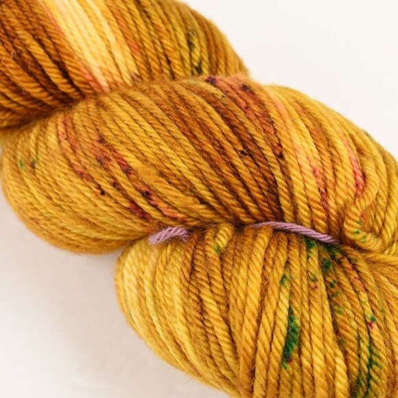 MadelineTosh DK Twist Yarn Merino Wool Hand-Dyed 250 Yards Bee Wax - Picture 2 of 3